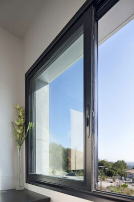 Розсувна алюмінієва система холодного типу