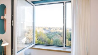 Поворотные окна киевская область